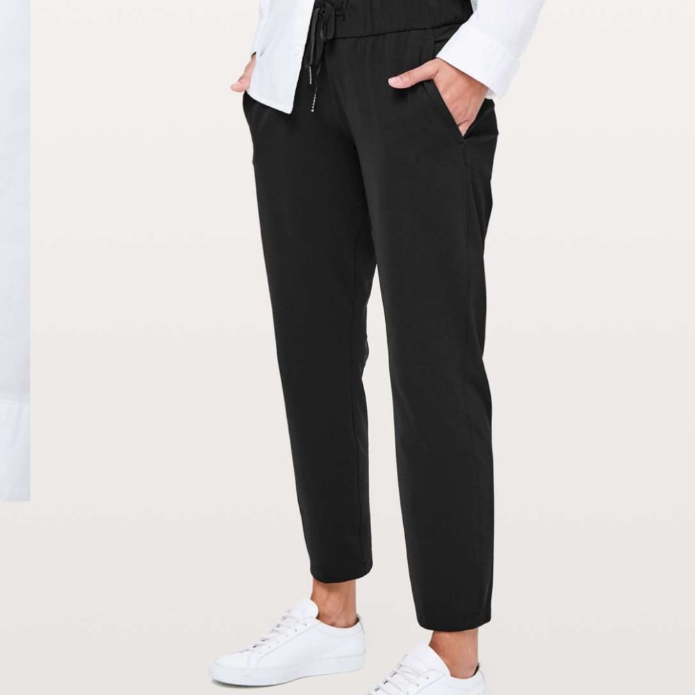Lululemon On The Fly 28” Black size 4